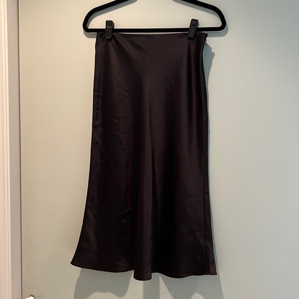 Slinky black satin skirt Club Monaco sz 4